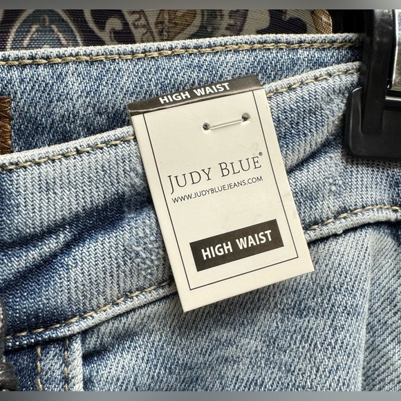 Judy Blue Light Wash Flare Jeans - Style # 88766 - Picture 4 of 6